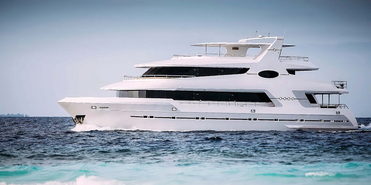 Аренда 31 метровой мега яхты Alice на Мальдивах - всё включено